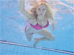 super-fucking-hot Elena shows what she can do under water